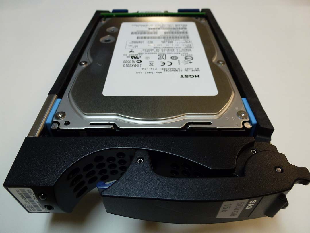 Жесткий диск EMC 600Gb 15K SAS 3.5" (005049675)
