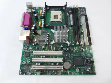 Материнская Плата Foxconn 661FXME SIS661FX S478 HT 2DDR400 U133 AGP8x 3PCI SVGA AC97 LAN mATX (661FXME)